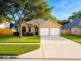 featured image of 1834 Park Oaks St