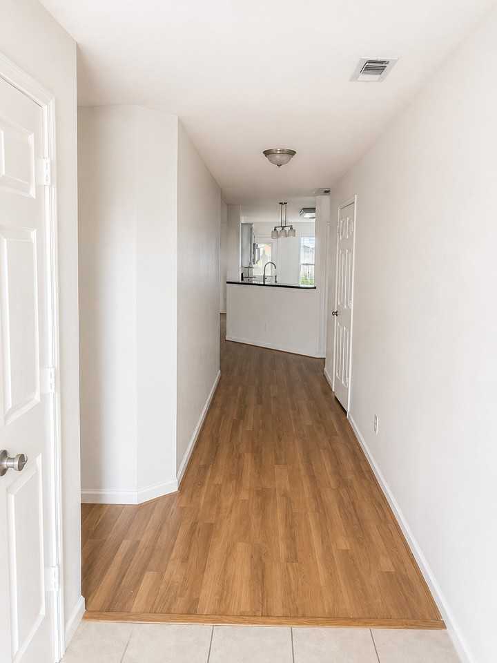 1834 Park Oaks St - Photo 2 of 20