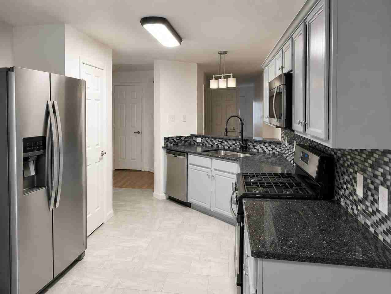 1834 Park Oaks St - Photo 3 of 20