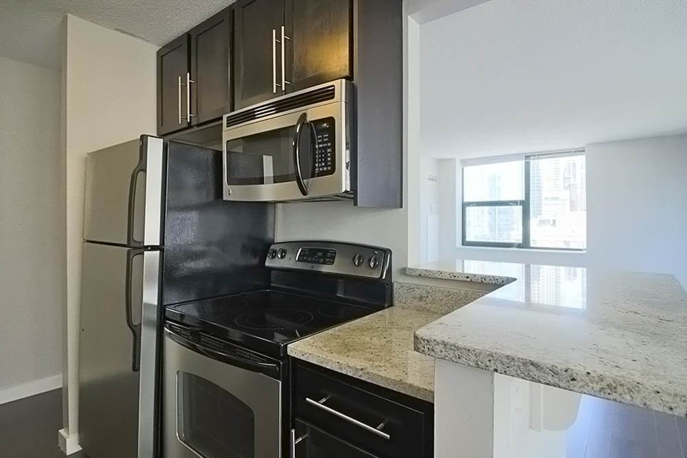 68 W Huron St - Photo 5 of 19