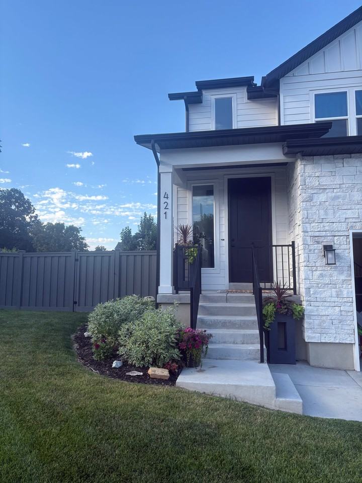 421 Wn - Photo 2 of 9