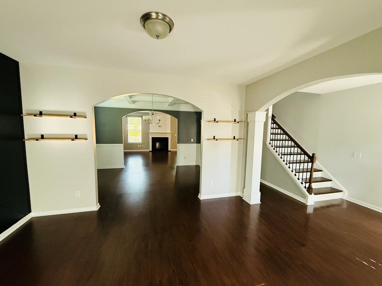 223 Charter Oaks Dr - Photo 5 of 21