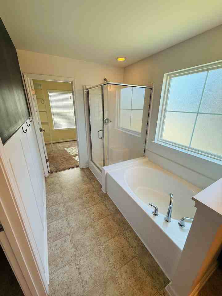 223 Charter Oaks Dr - Photo 6 of 21