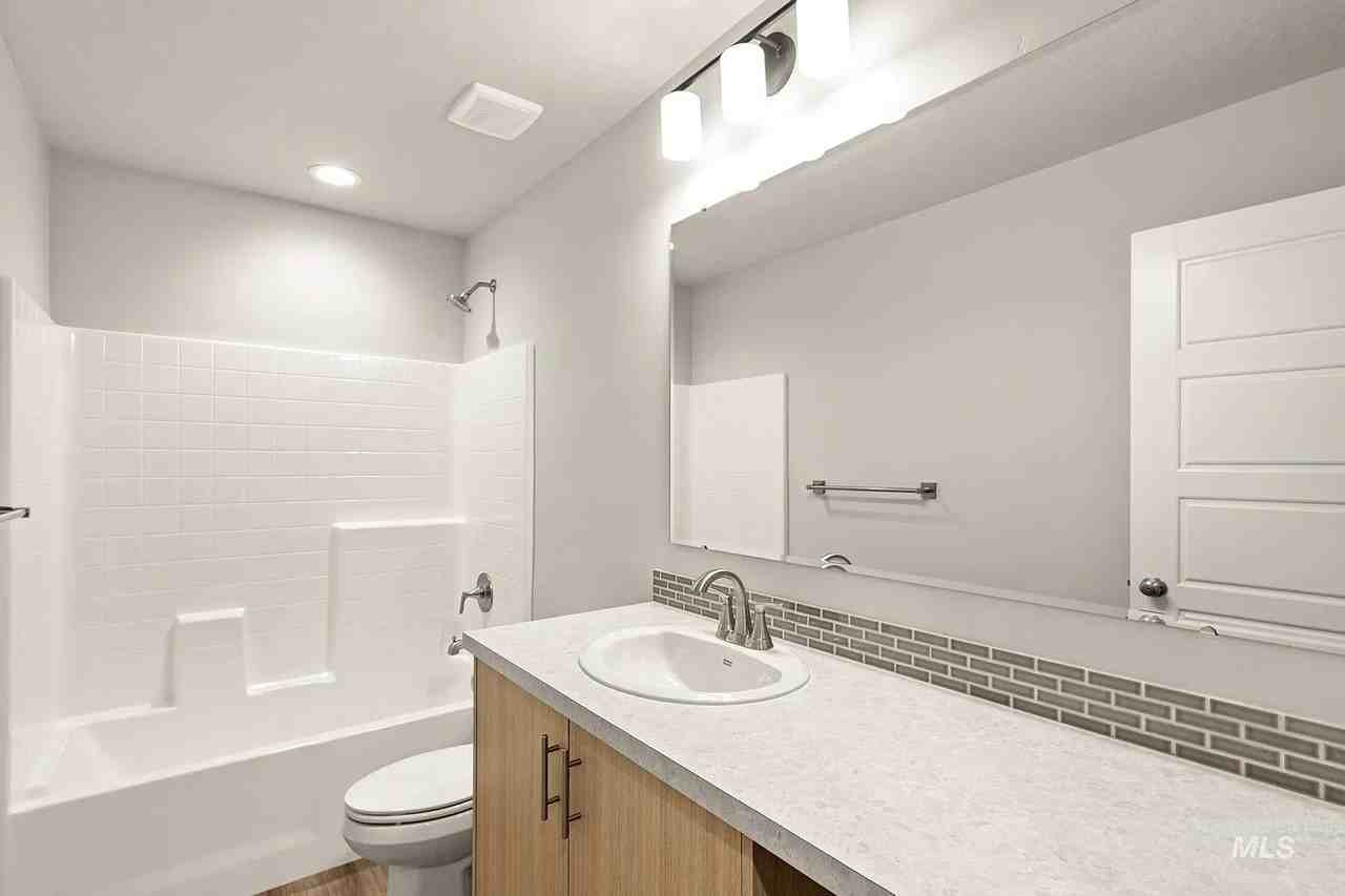 1109 W Jasper St - Photo 4 of 17