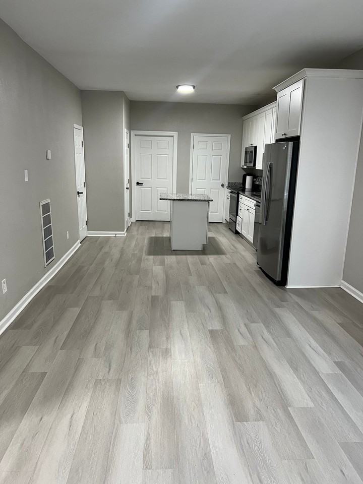 614 Broad St #2 - Photo 5 of 10