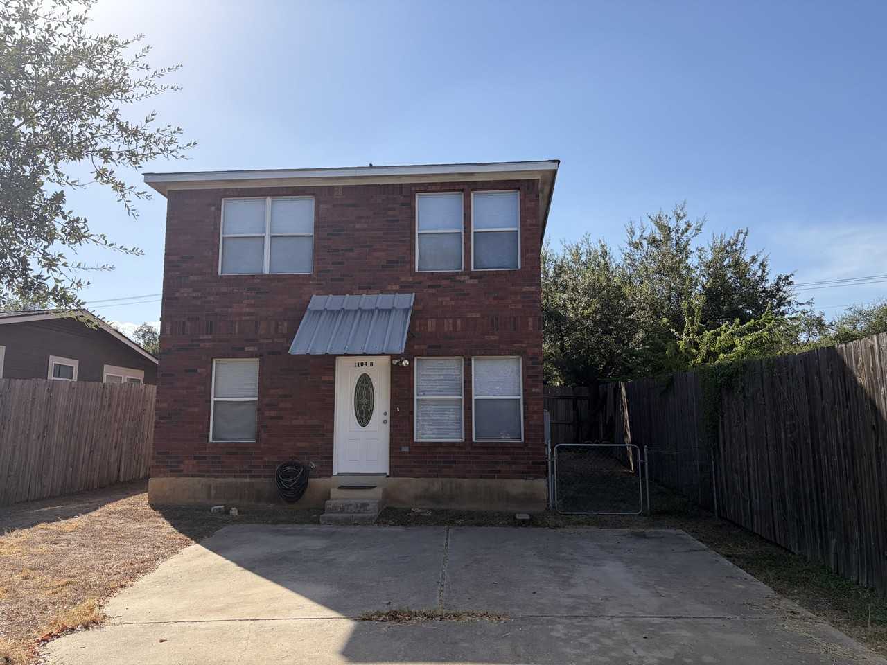 1104 Canyon Edge Dr #B - Photo 2 of 17