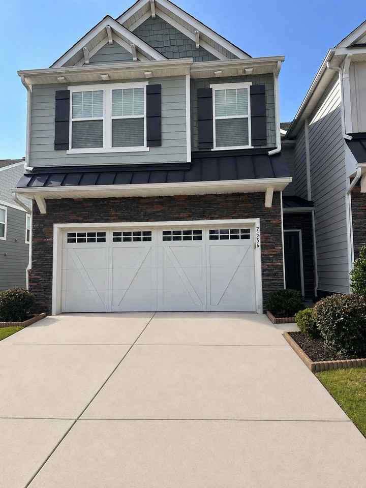 7556 Hartsfield Dr