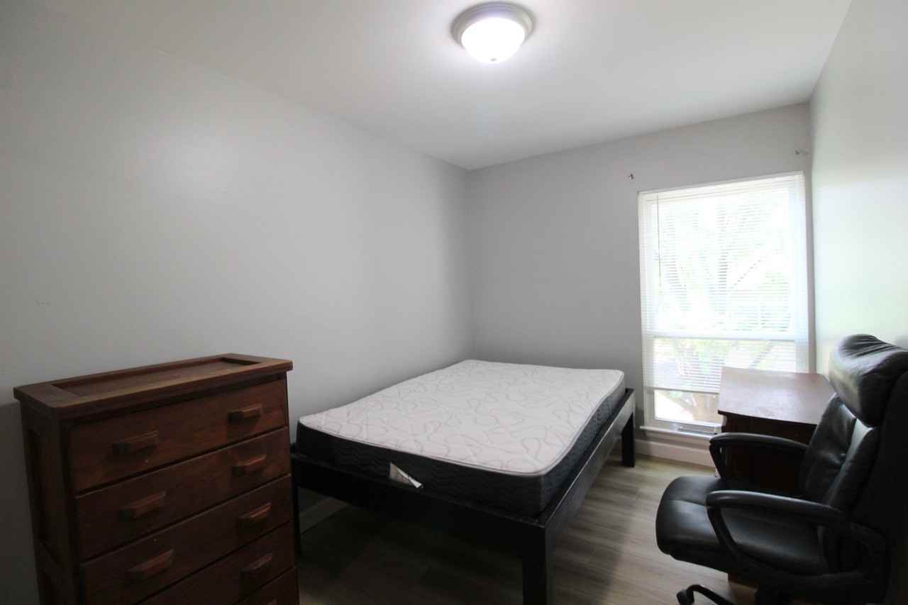 1320 Bradley Dr - Photo 6 of 27