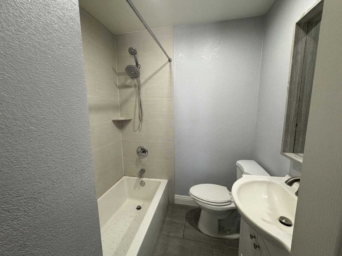 10926 Milano Ave - Photo 4 of 11