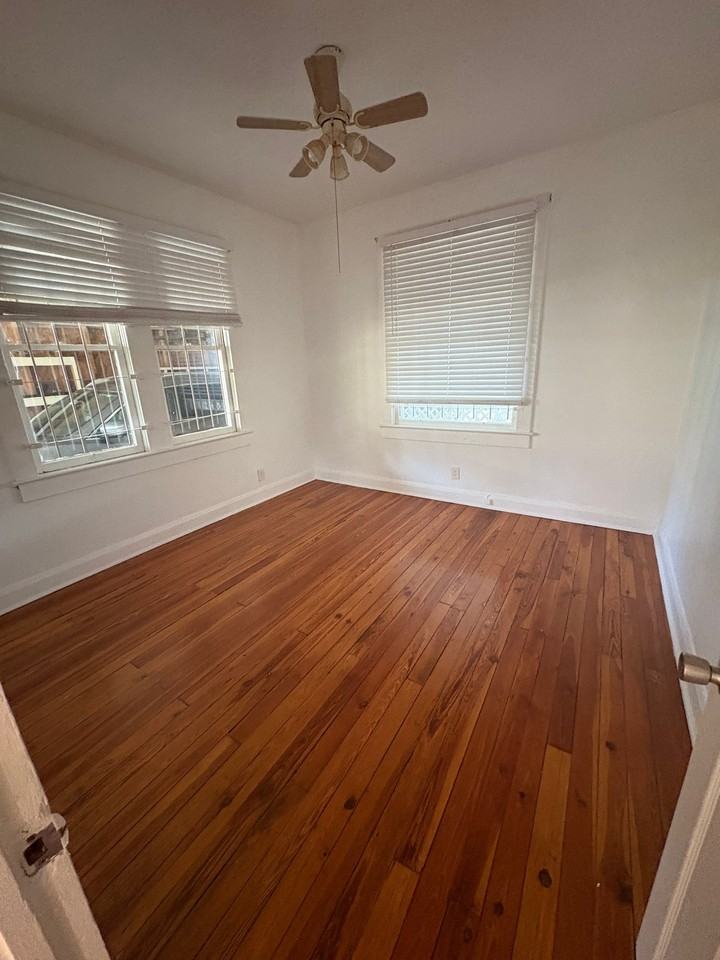 1304 E 32nd Ave - Photo 3 of 8