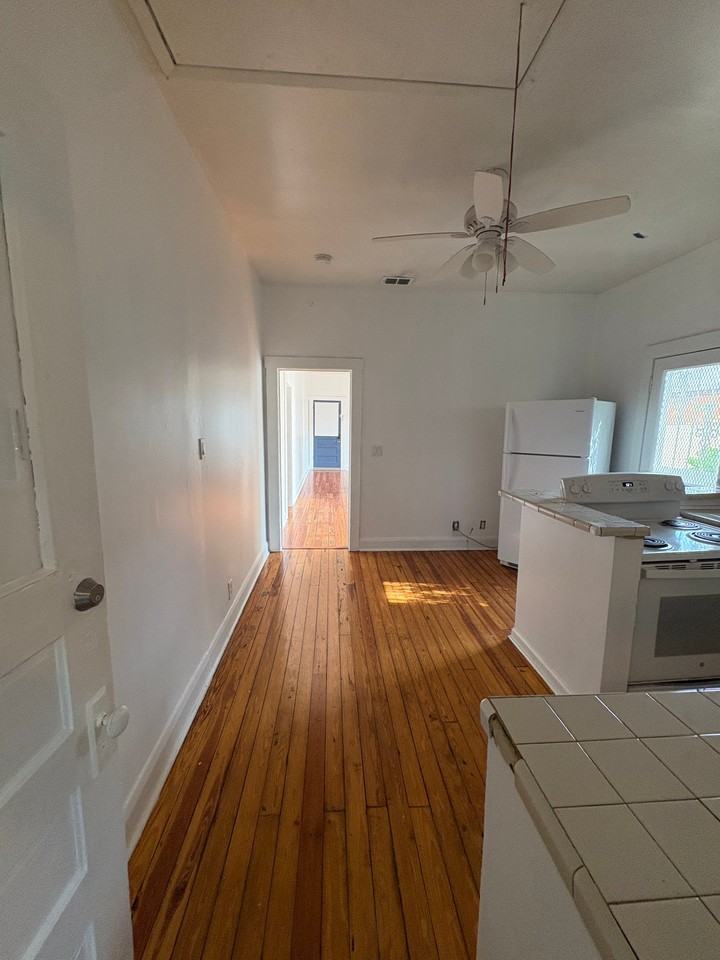 1304 E 32nd Ave - Photo 6 of 8