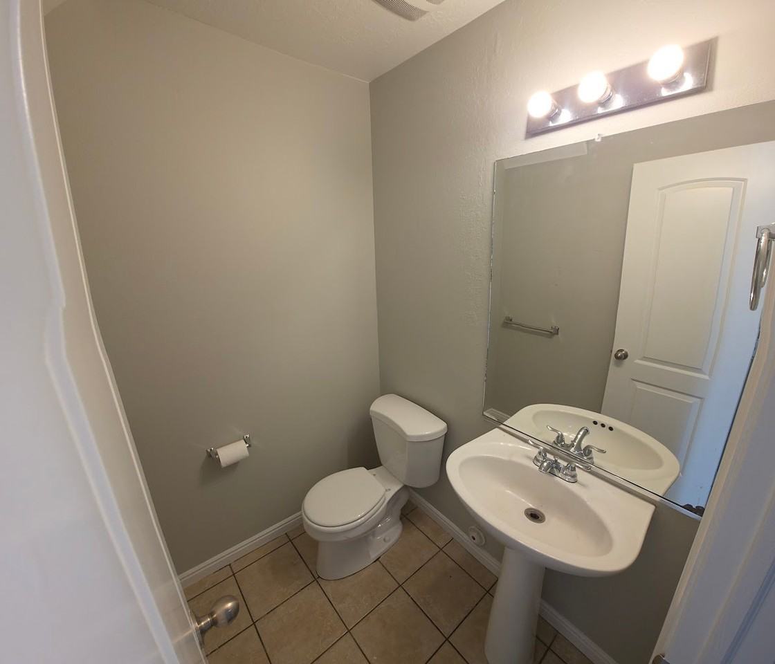 2413 S Big Village Ct - Photo 5 of 17