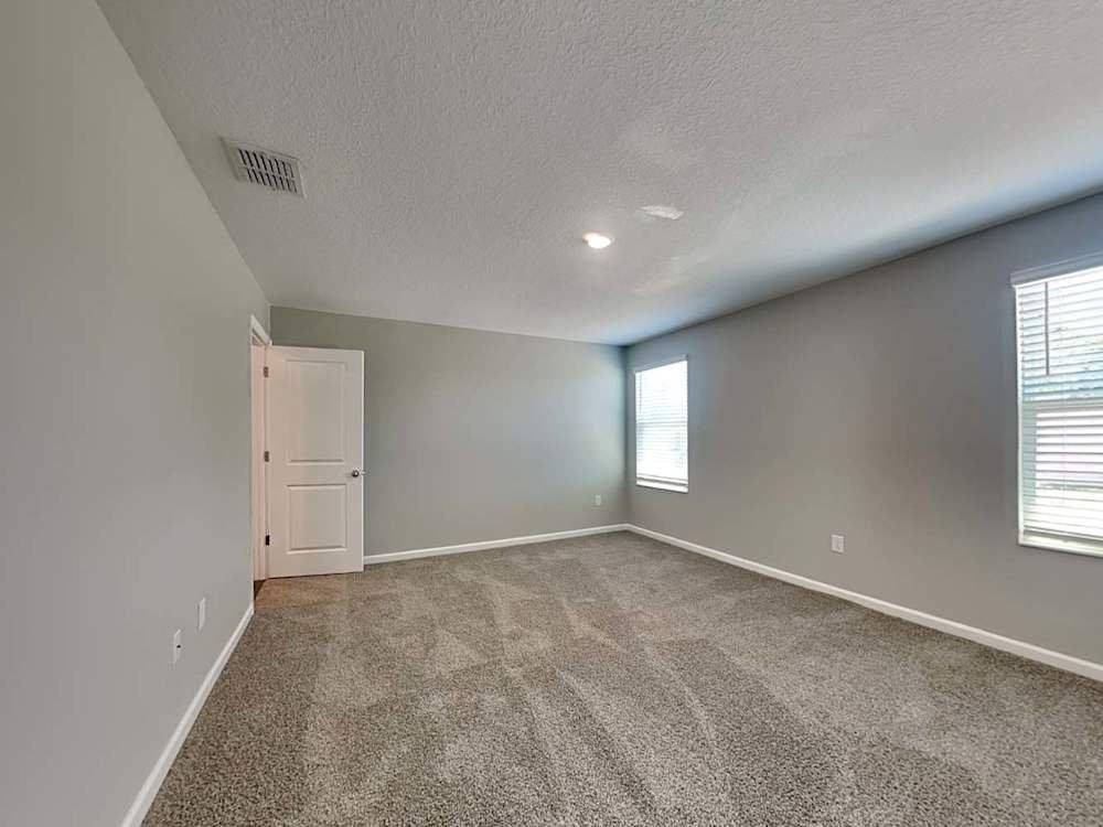 912 Caitlin Loop - Photo 4 of 10