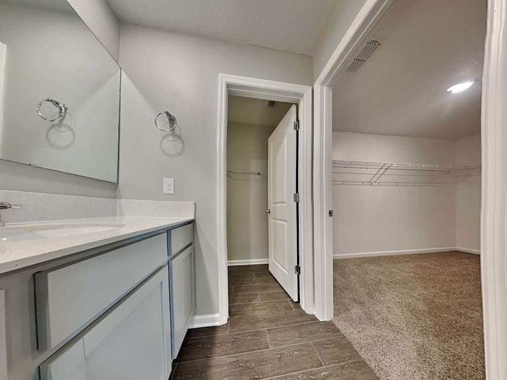 912 Caitlin Loop - Photo 5 of 10