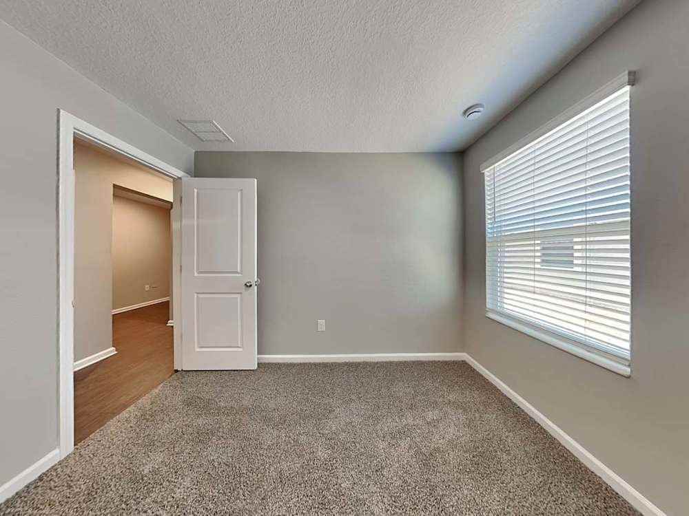 912 Caitlin Loop - Photo 6 of 10