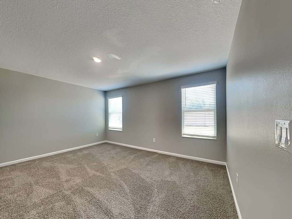 912 Caitlin Loop - Photo 7 of 10