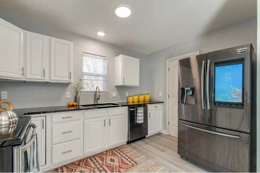 1400 Walsh St - Photo 5 of 20