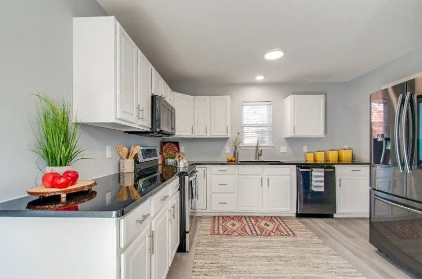 1400 Walsh St - Photo 6 of 20