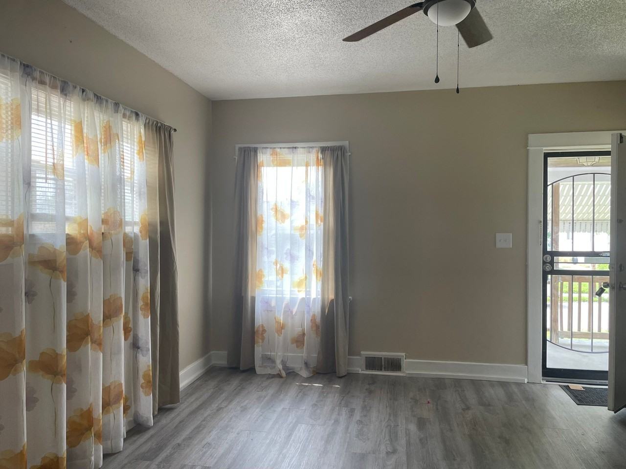 228 Gramont Ave - Photo 6 of 10