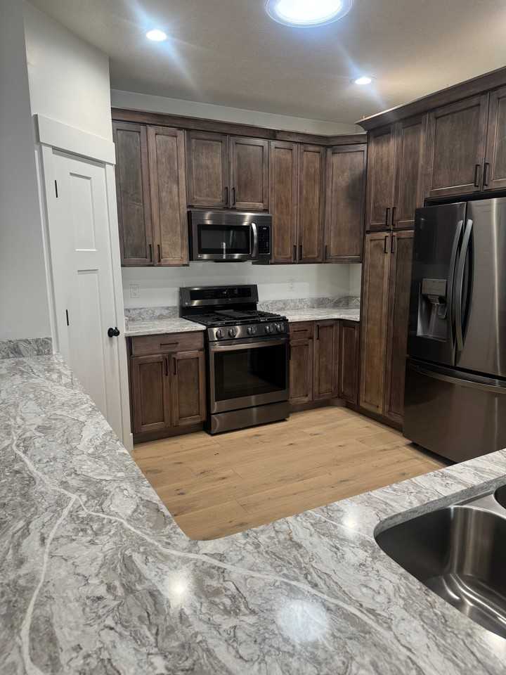 1936 W River View Dr #B - Photo 4 of 17