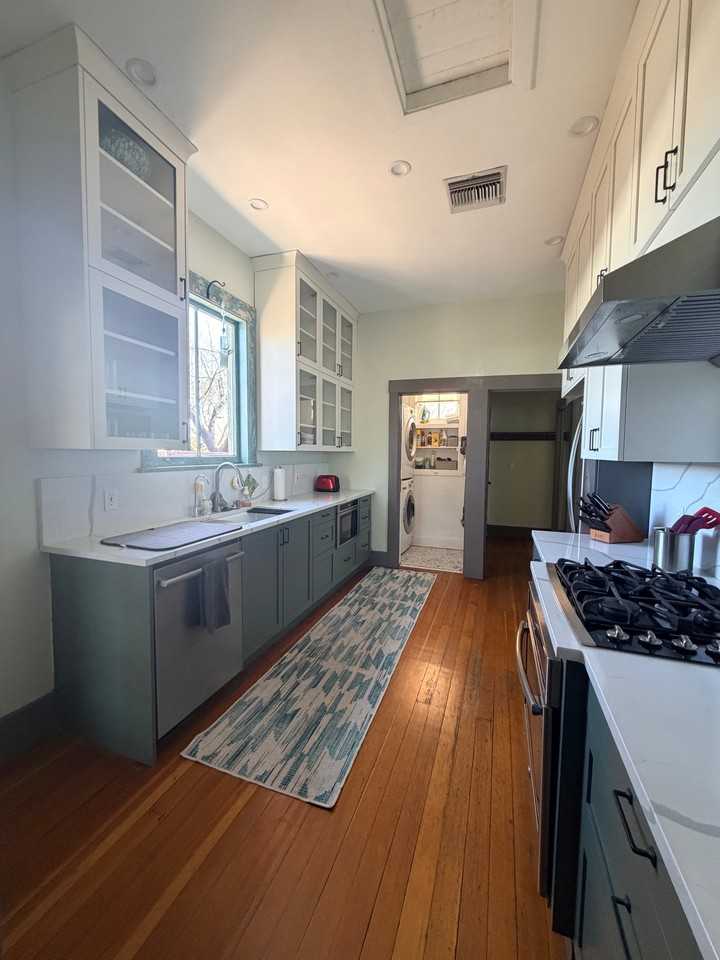 921 W Alameda St - Photo 5 of 14