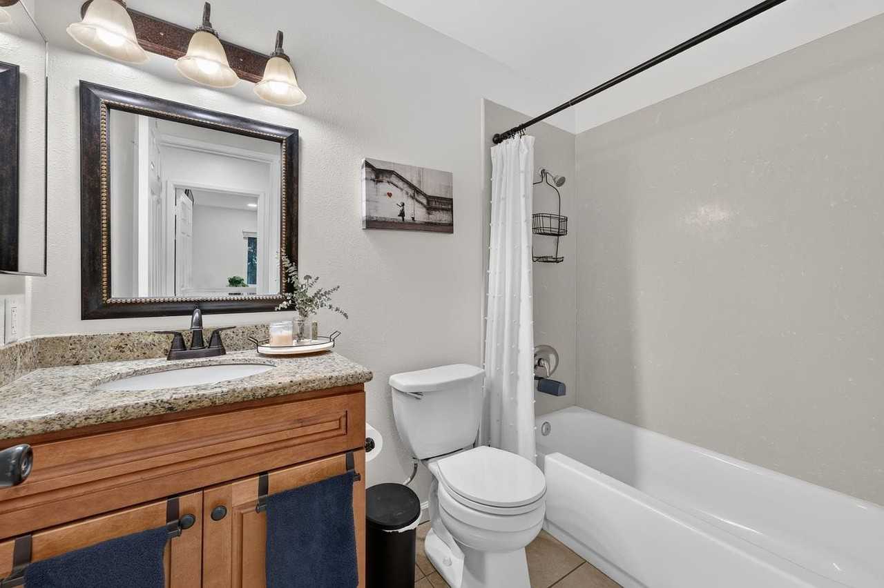 27 Rock Hill Ct - Photo 5 of 11