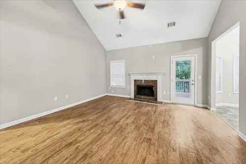 228 Meadow Pt - Photo 2 of 12