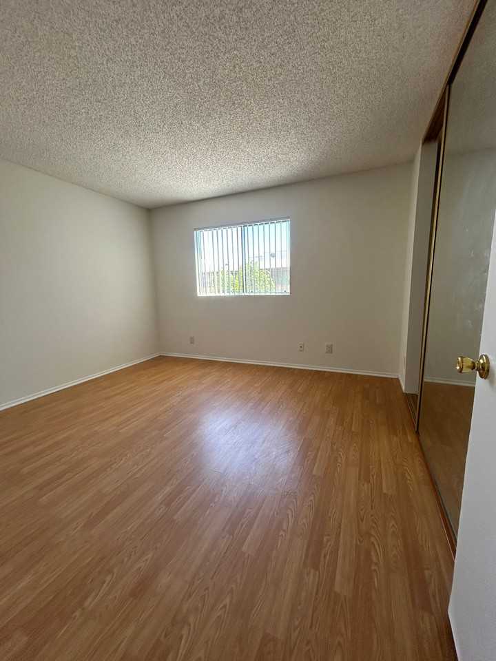 400 N Kenwood St #3 - Photo 5 of 7