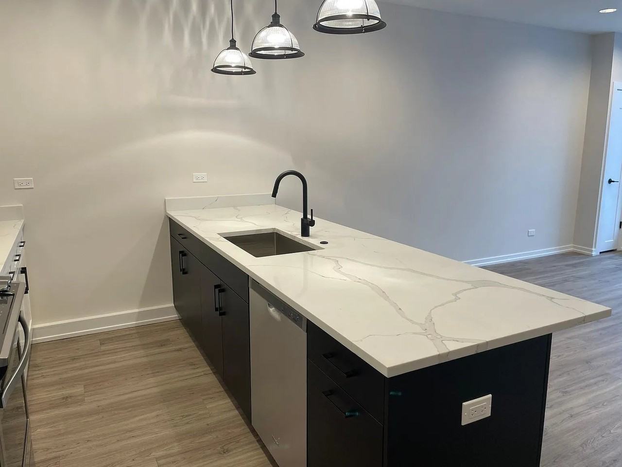 5030 S Prairie Ave #2 - Photo 5 of 16