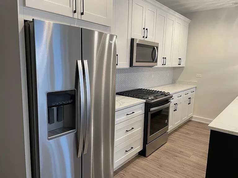 5030 S Prairie Ave #2 - Photo 6 of 16