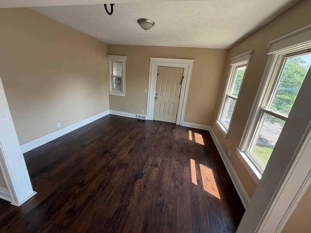 739 Genesee St #4 - Photo 7 of 10