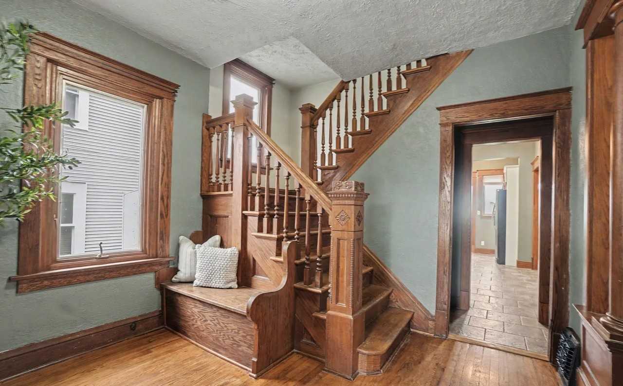 1403 S 8th St - Photo 3 of 16
