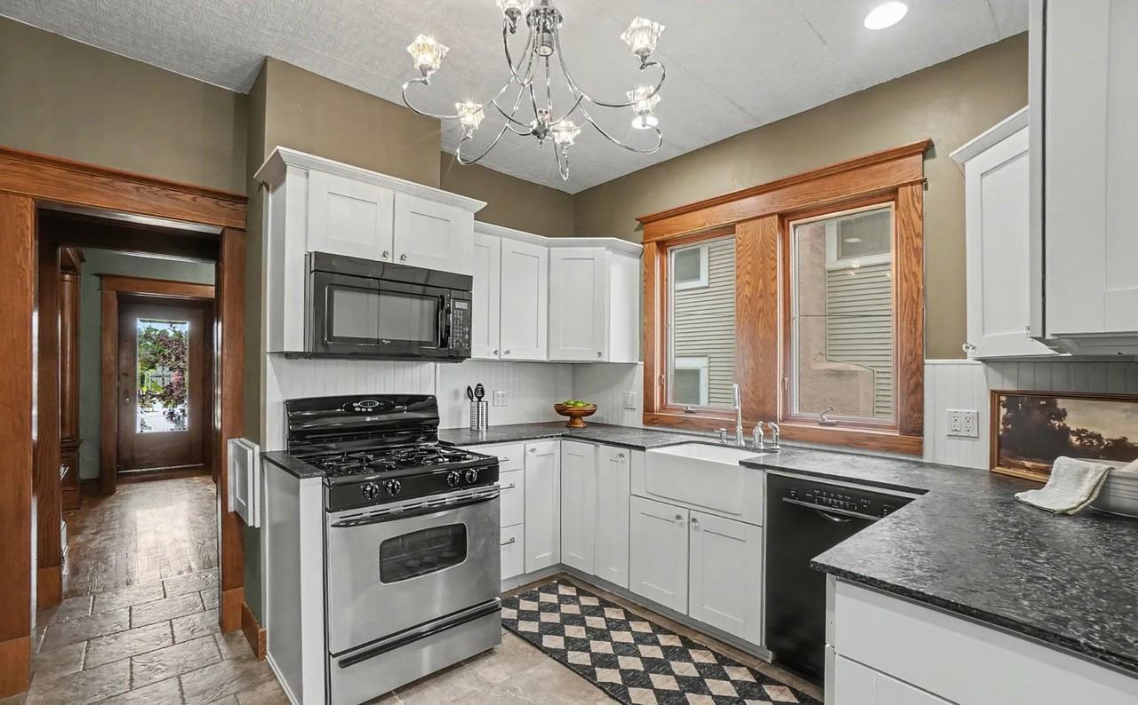 1403 S 8th St - Photo 6 of 16