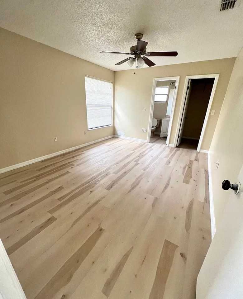 5571 Mariner Blvd - Photo 7 of 18