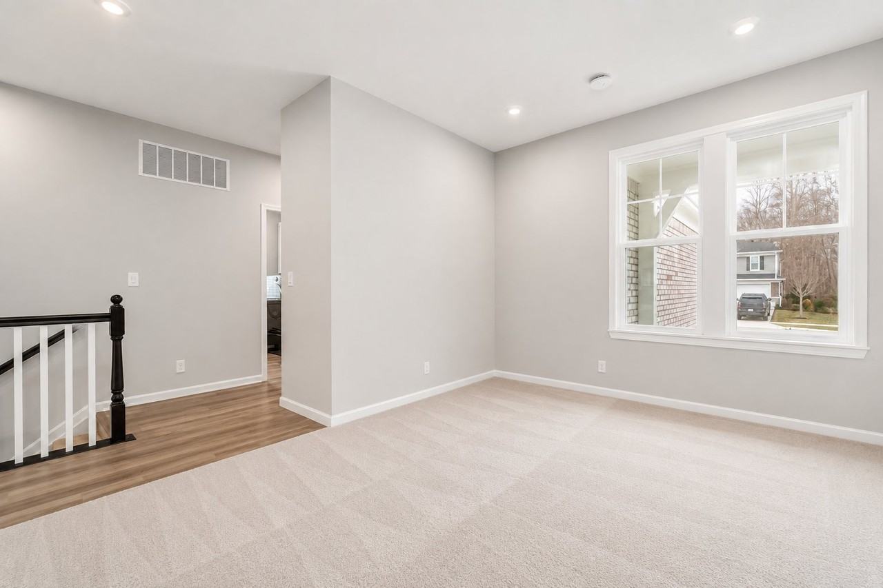 807 Littleton Dr - Photo 2 of 19
