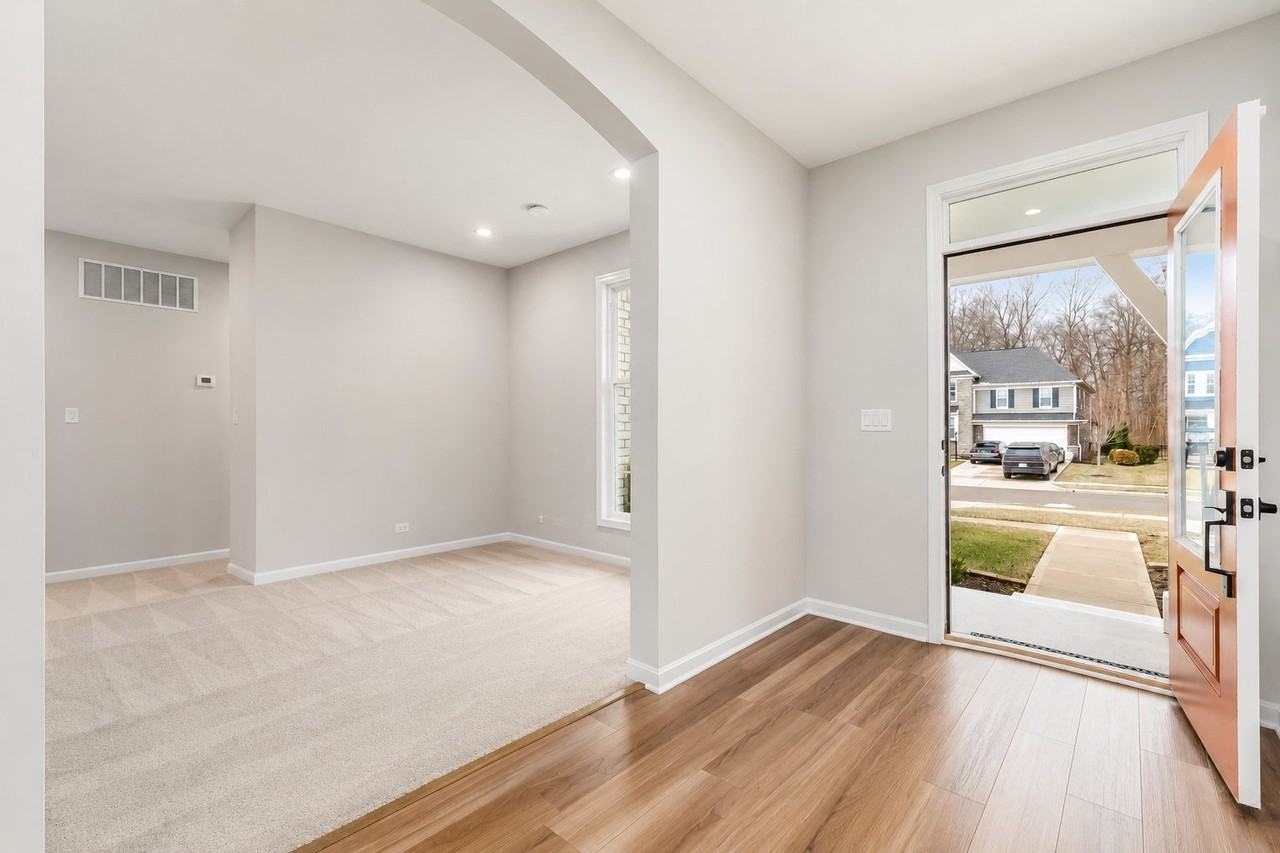 807 Littleton Dr - Photo 4 of 19