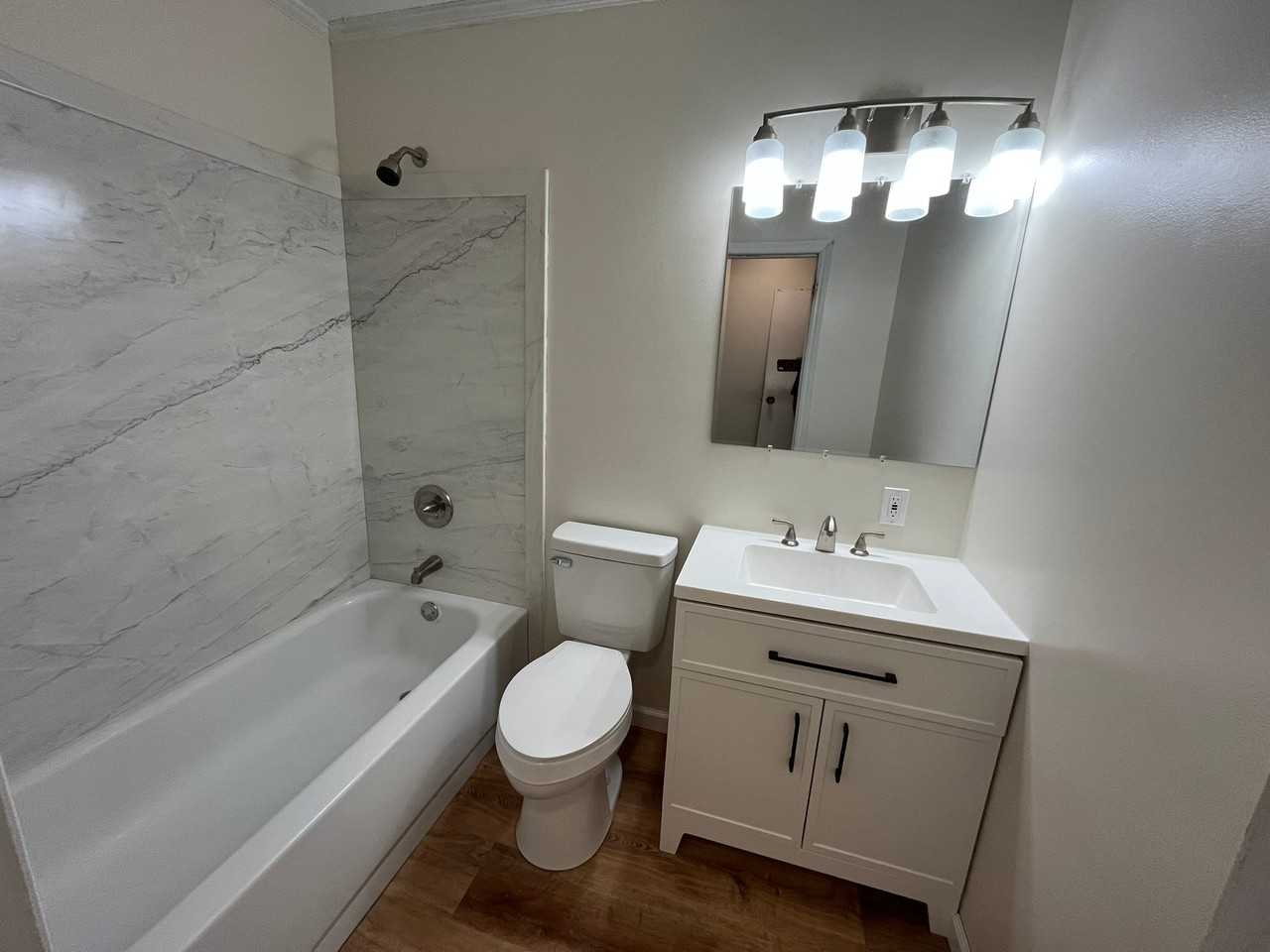 2417 Landis Dr - Photo 4 of 10