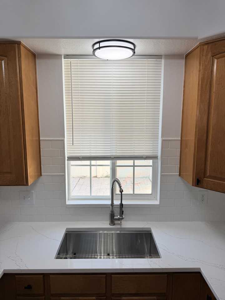 1138 Kensington Dr - Photo 6 of 17