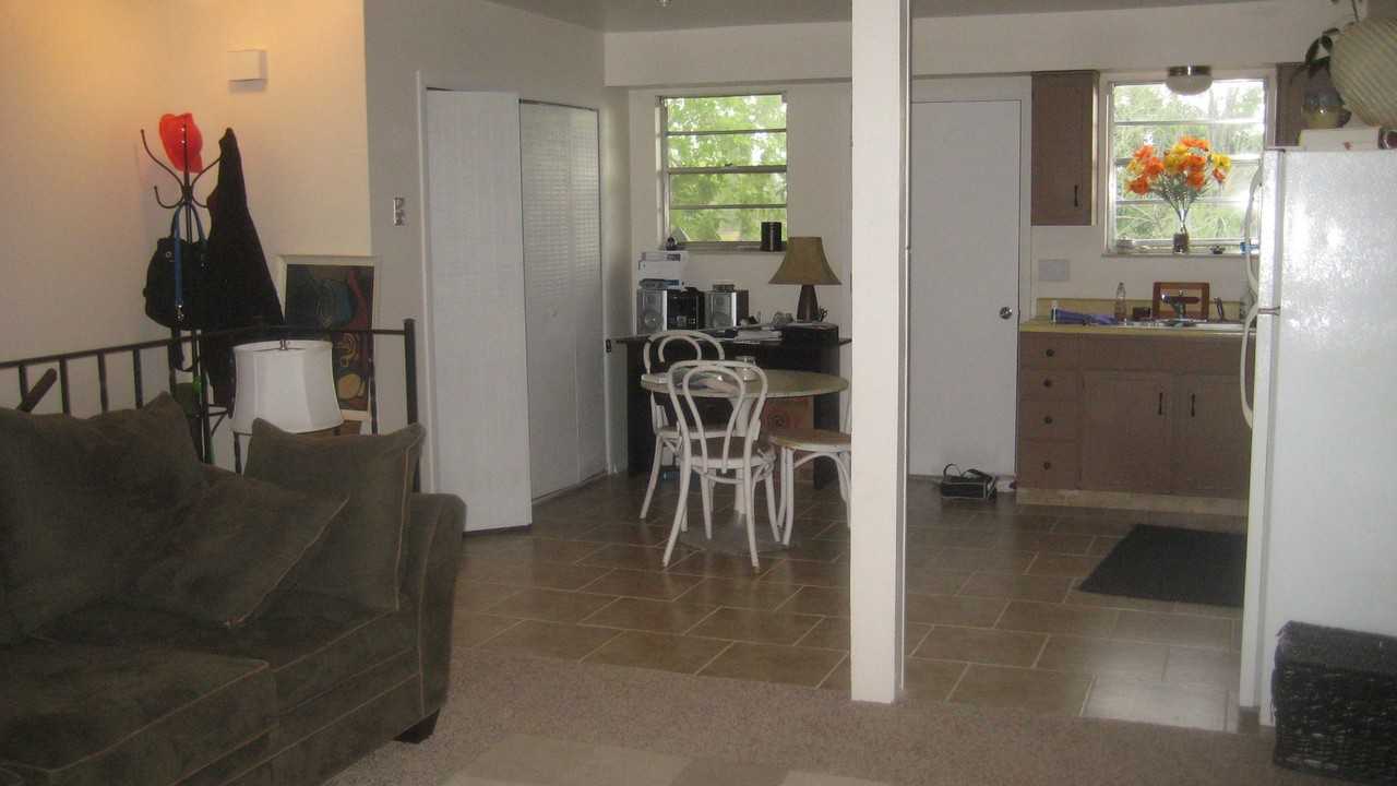 323 N Columbine St #B - Photo 4 of 7