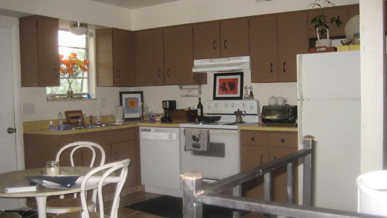 323 N Columbine St #B - Photo 5 of 7