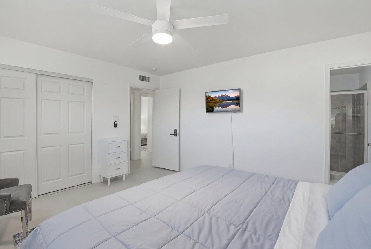 313 E Riviera Dr - Photo 2 of 13