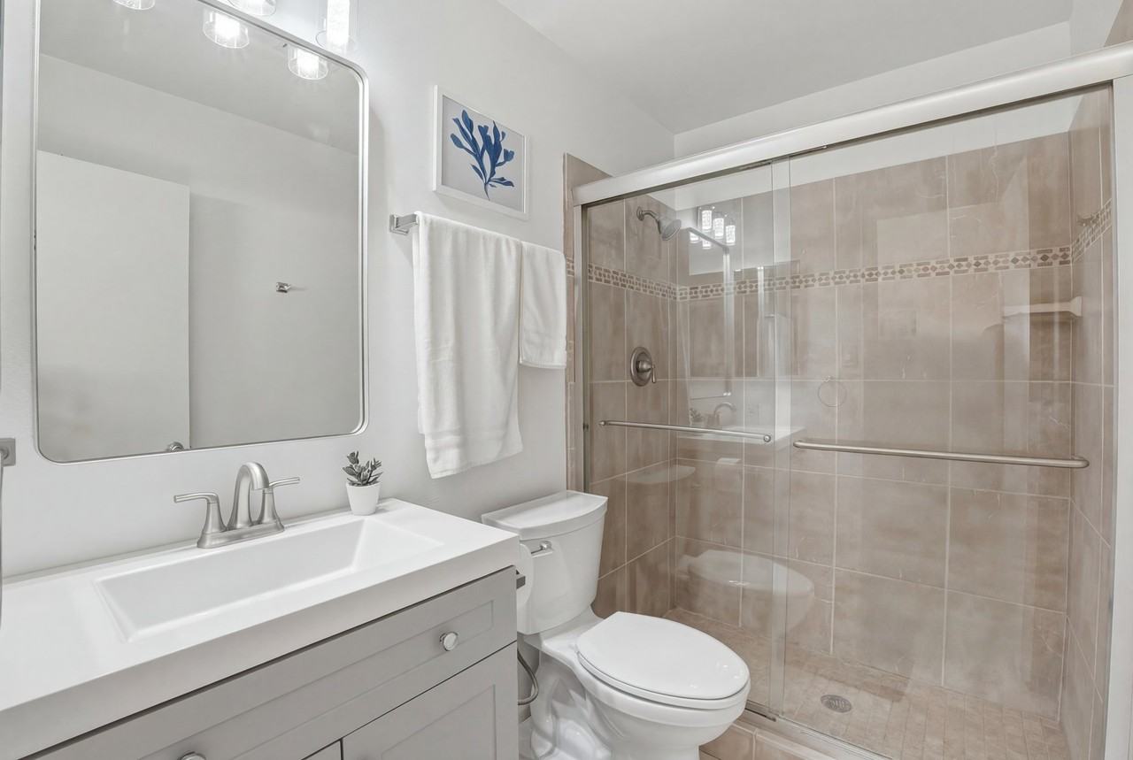 313 E Riviera Dr - Photo 3 of 13