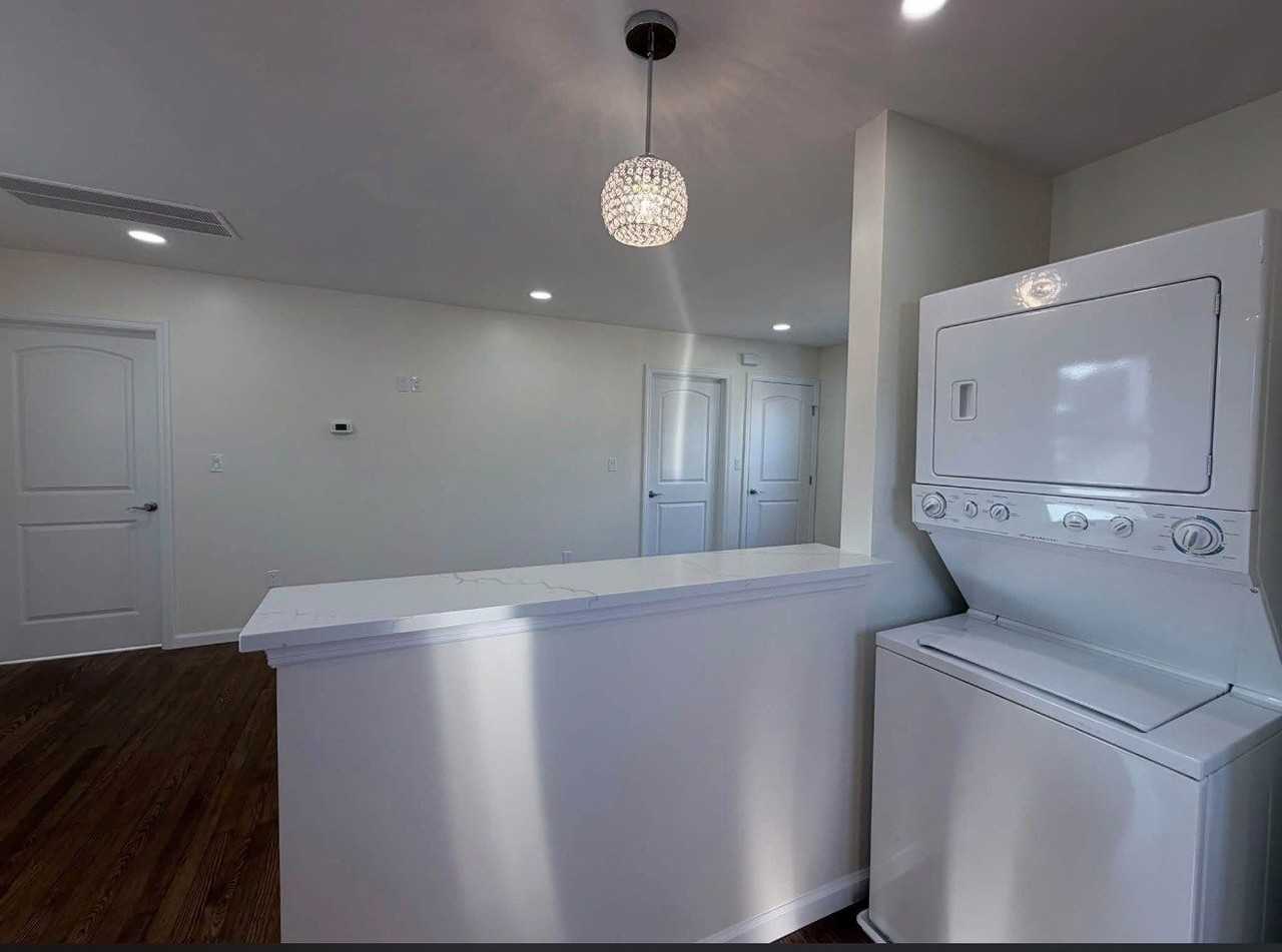 645 Main St #2 - Photo 2 of 8