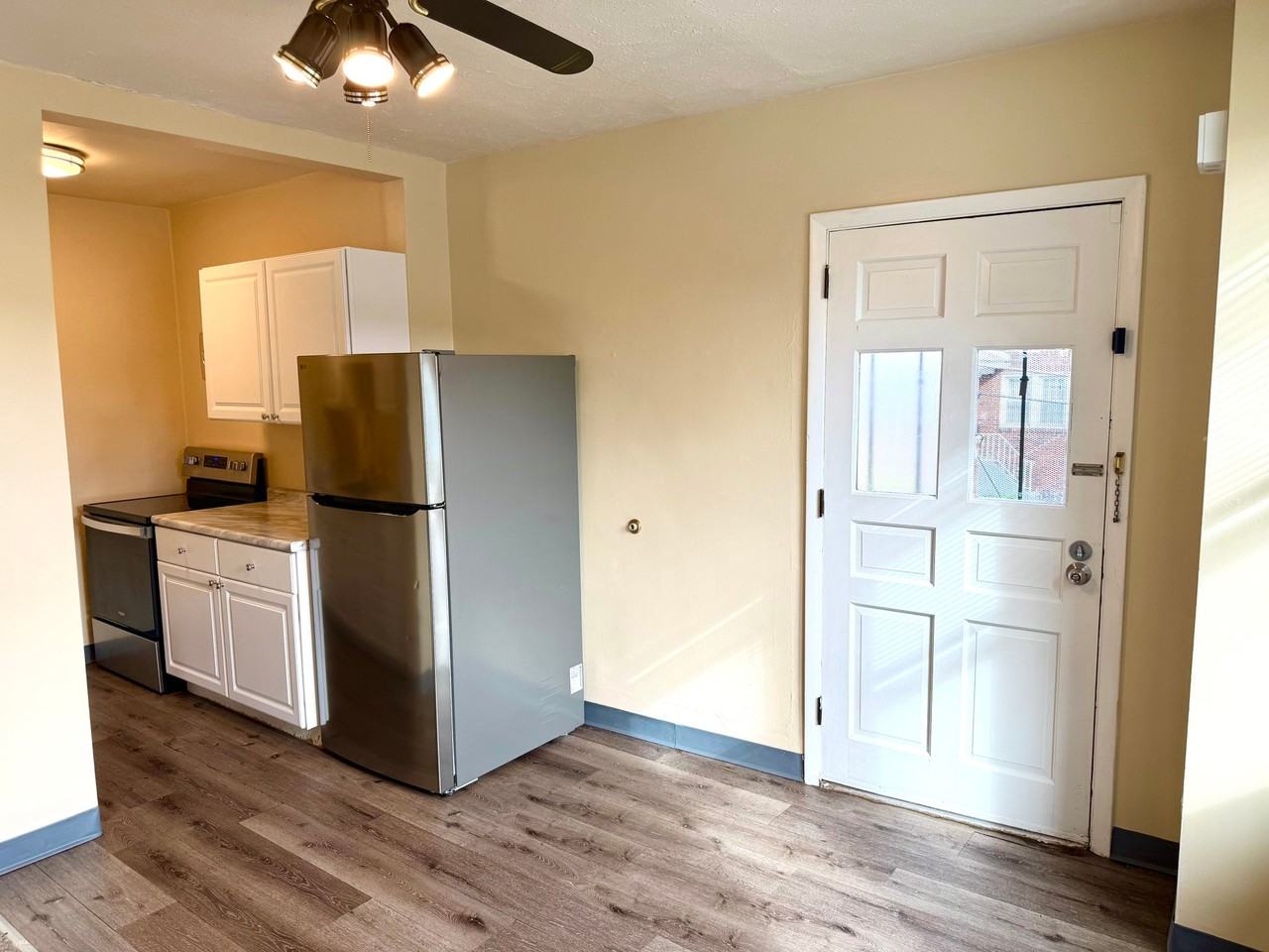 207 Newport Rd #2 - Photo 3 of 14