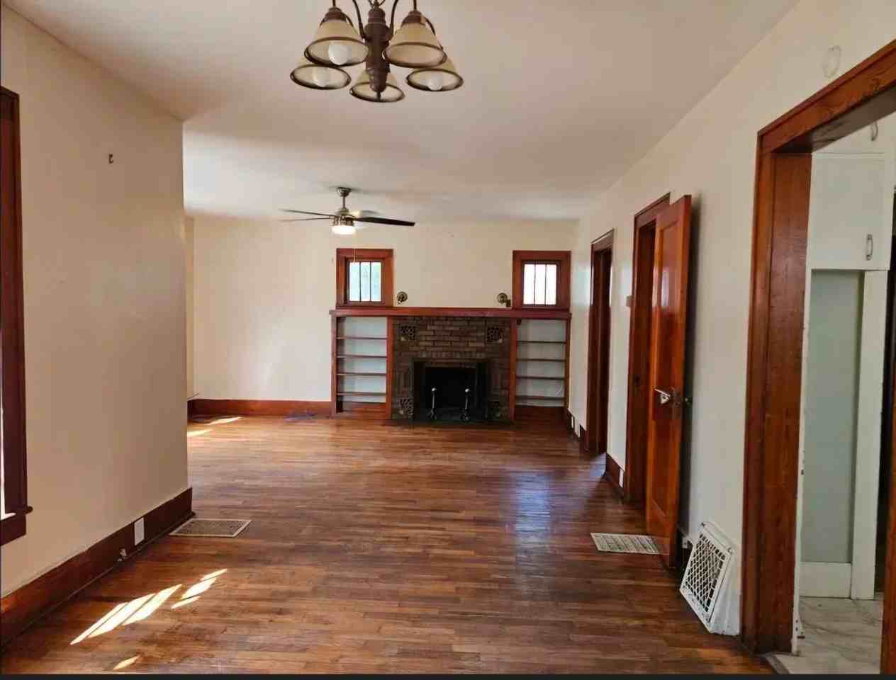 403 Pennsylvania Ave - Photo 6 of 20
