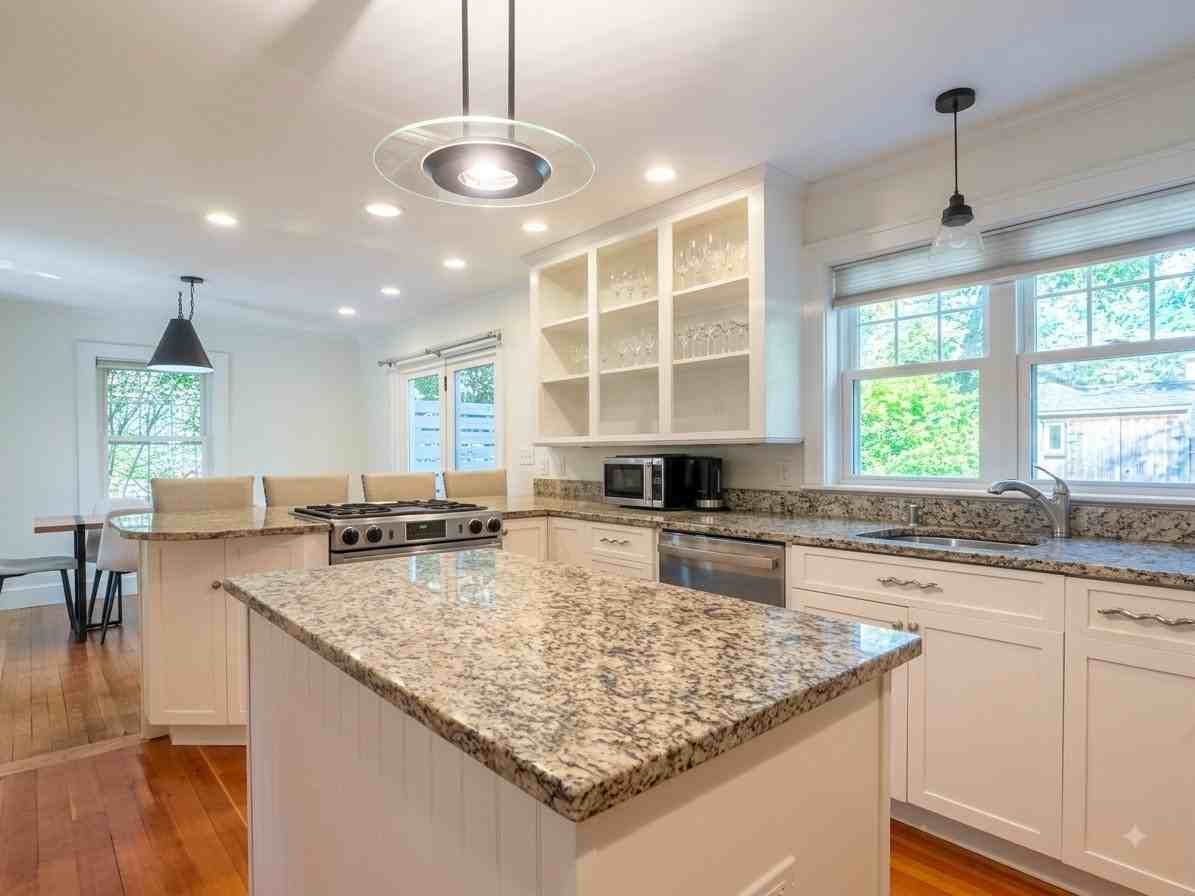 182 Margaret St - Photo 6 of 20