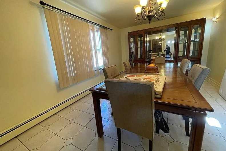 405 Redcliffe St - Photo 3 of 5