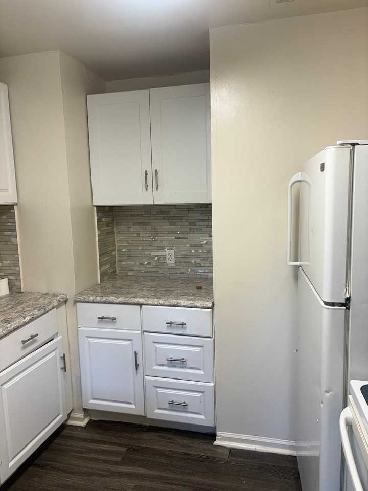 1787 Baltimore Ave - Photo 3 of 10