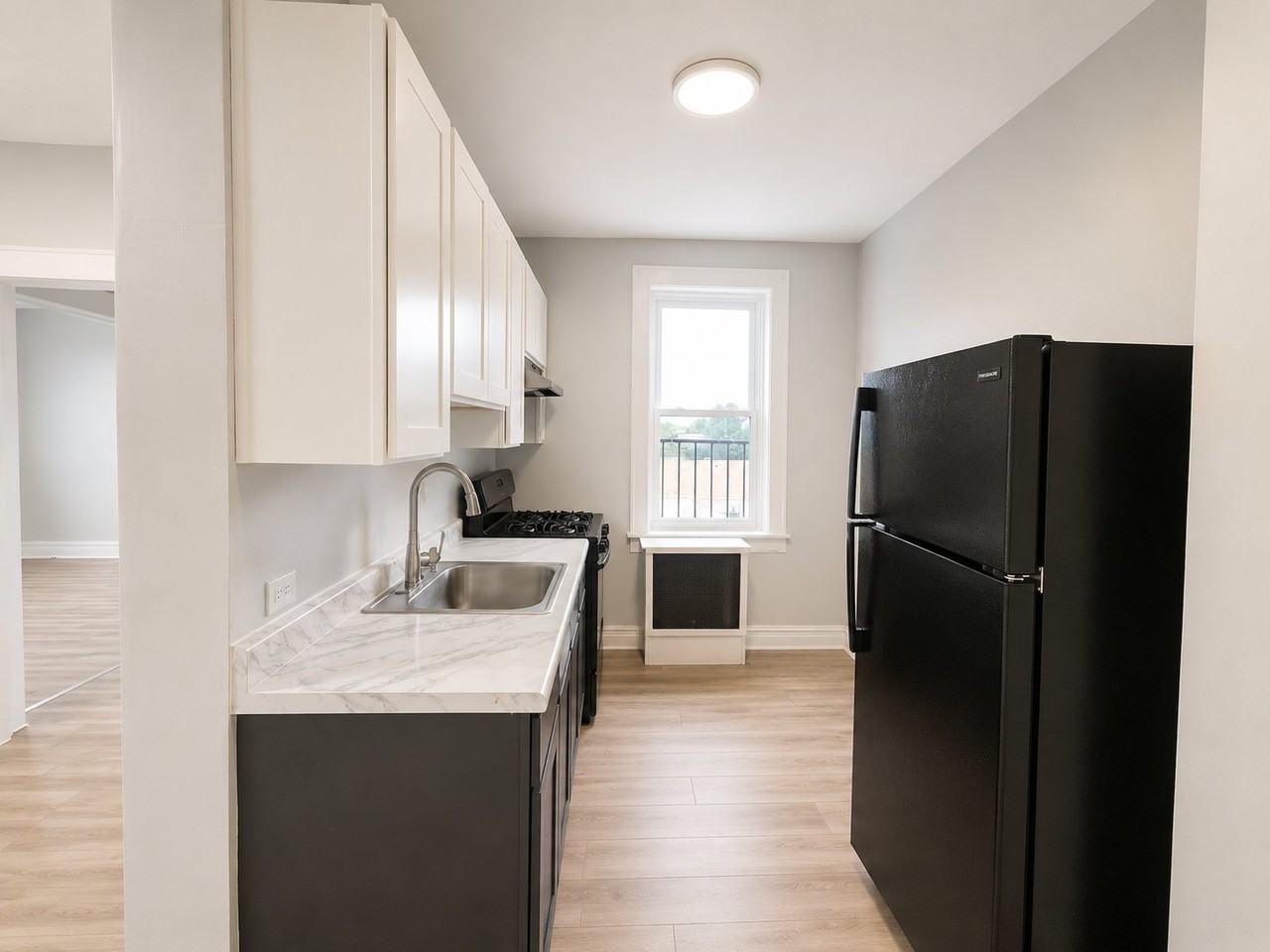 190 Carroll St #35 - Photo 3 of 8