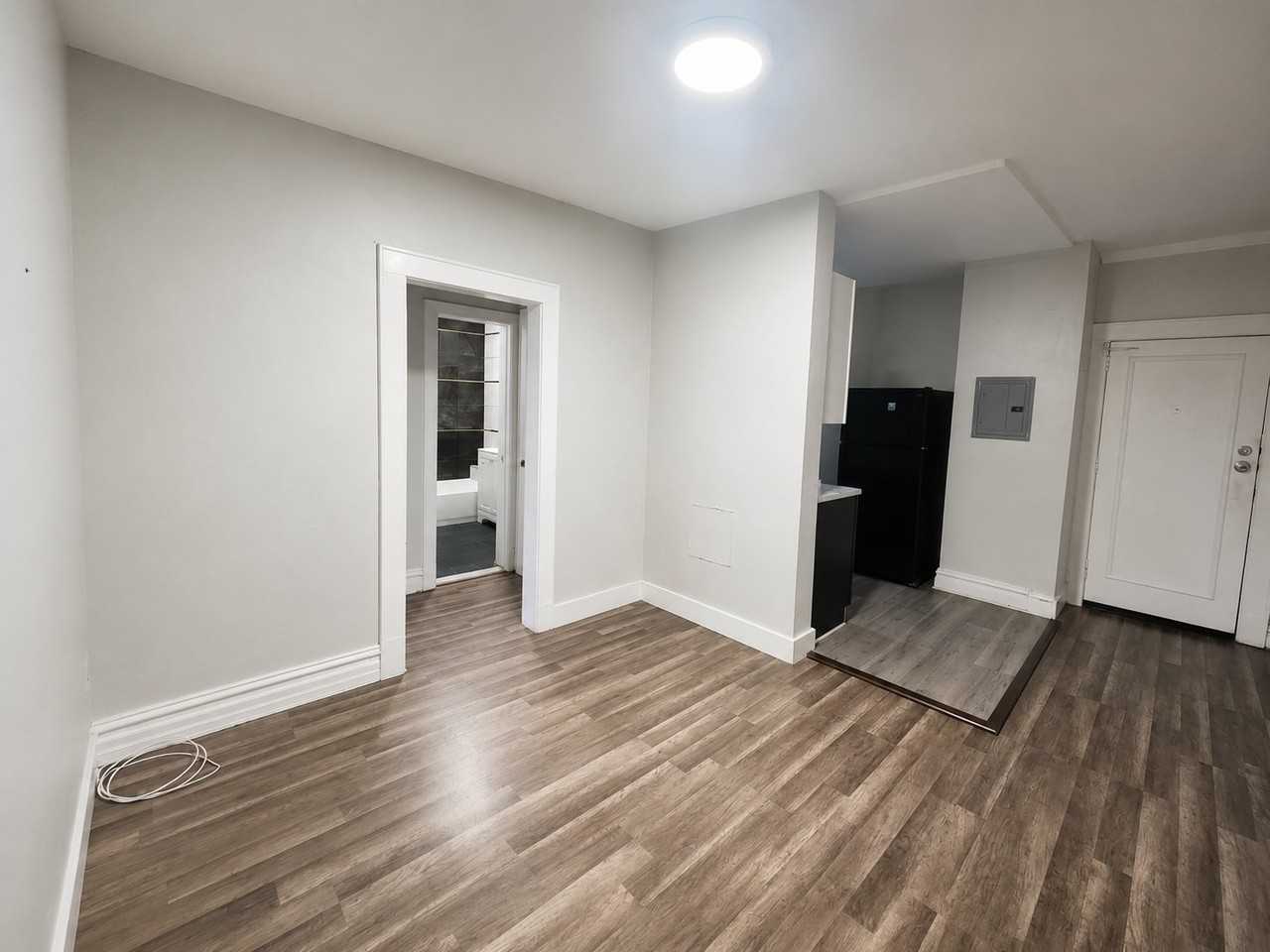 190 Carroll St #35 - Photo 4 of 8